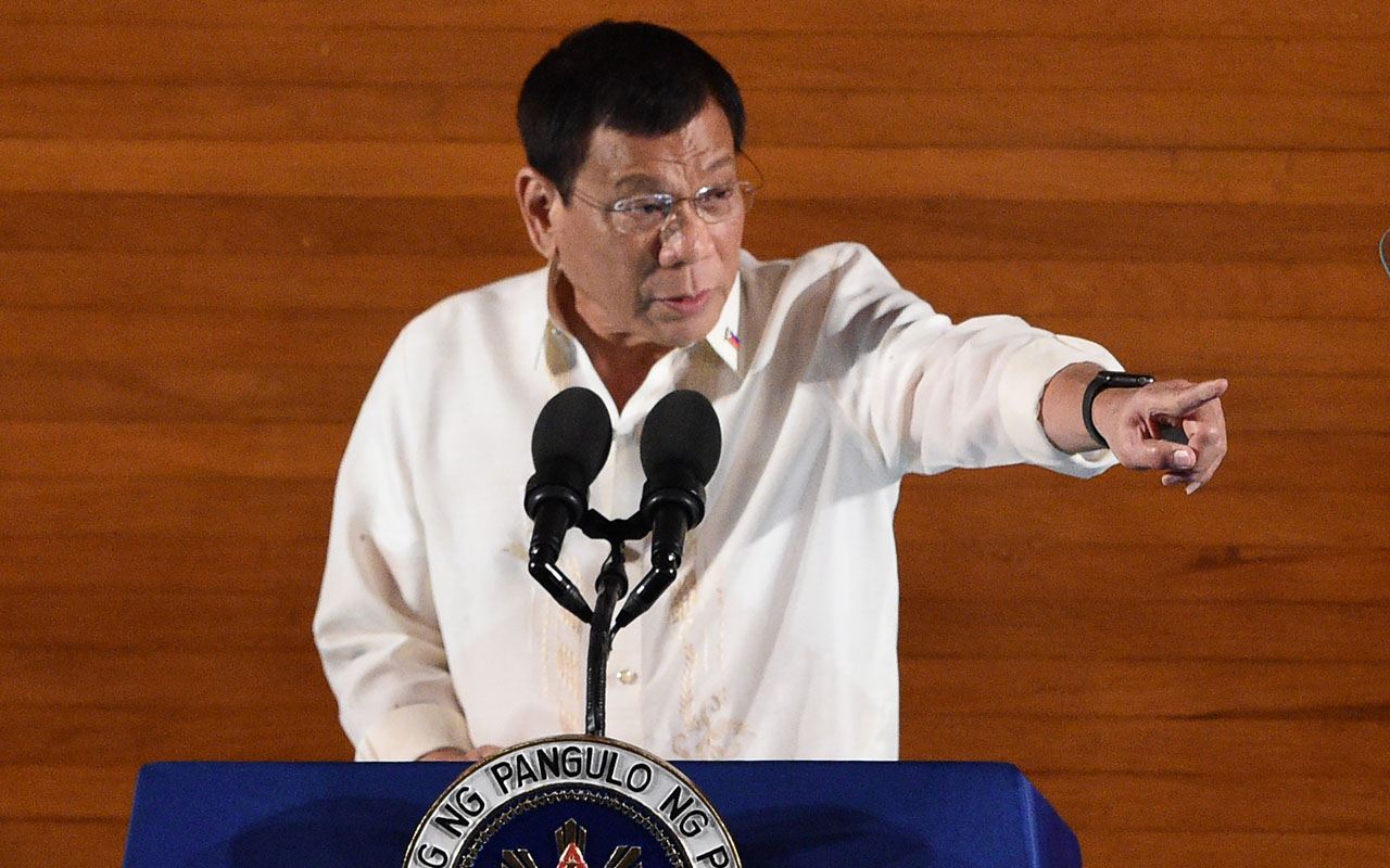 Philippine mayor survives ambush after Duterte threat
